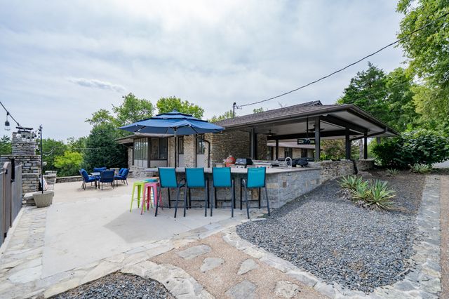 609 Cherokee Ave, Fayetteville, TN 37334