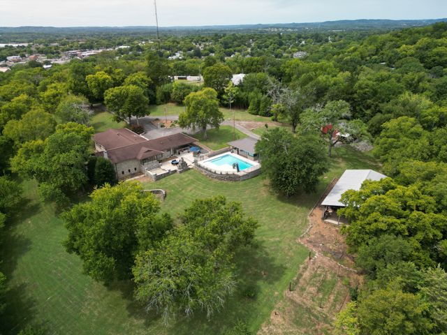 609 Cherokee Ave, Fayetteville, TN 37334