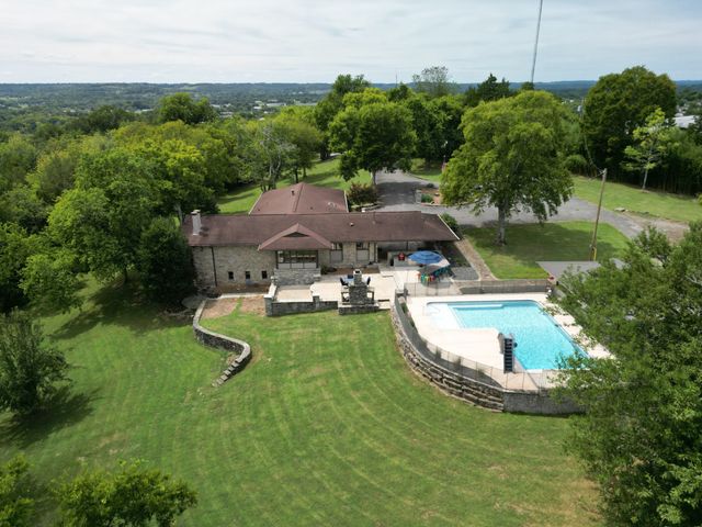 609 Cherokee Ave, Fayetteville, TN 37334