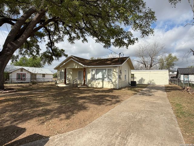 719 KELLY ST, Poteet, TX 78065