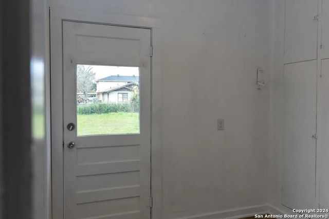 719 KELLY ST, Poteet, TX 78065