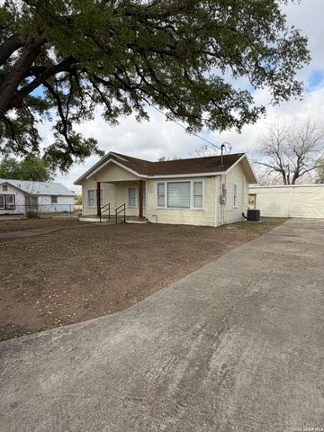 719 KELLY ST, Poteet, TX 78065