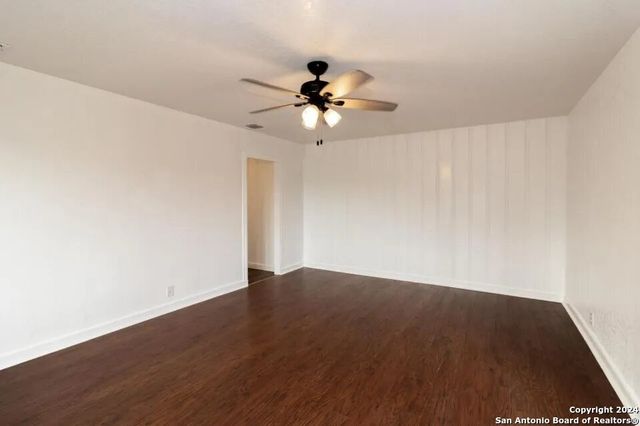 719 KELLY ST, Poteet, TX 78065