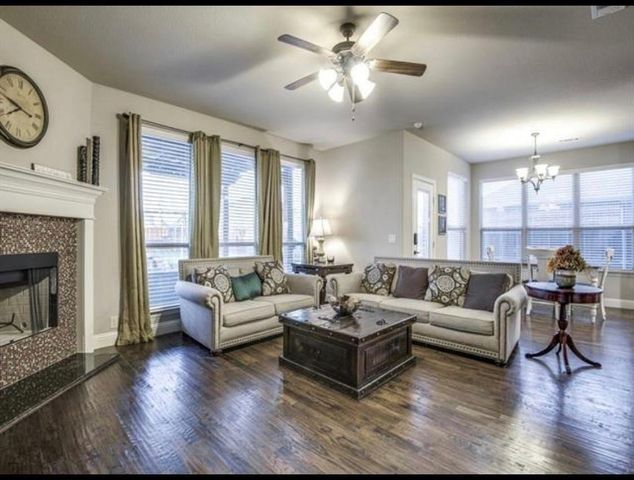 8229 Spitfire Trail, Aubrey, TX 76227