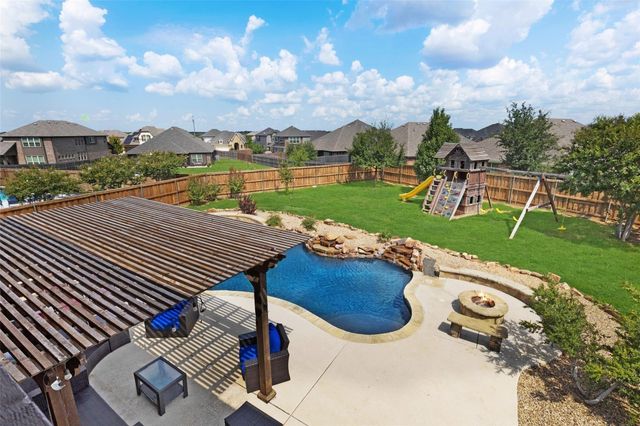 8229 Spitfire Trail, Aubrey, TX 76227