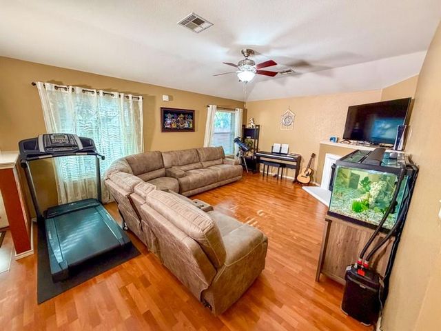 3230 Arroyo Bluff LN, Round Rock, TX 78681
