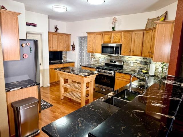 3230 Arroyo Bluff LN, Round Rock, TX 78681