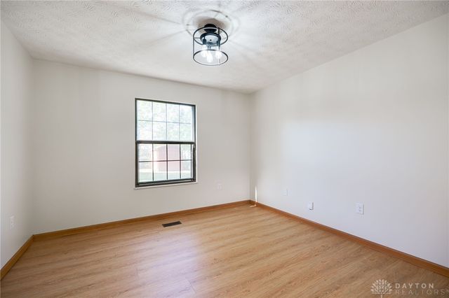 6297 Karlsridge Drive, Dayton, OH 45459