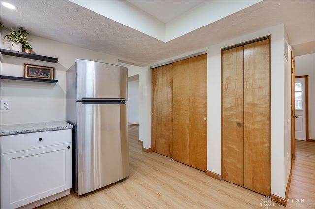 6297 Karlsridge Drive, Dayton, OH 45459