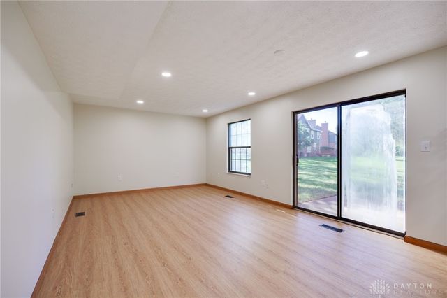 6297 Karlsridge Drive, Dayton, OH 45459