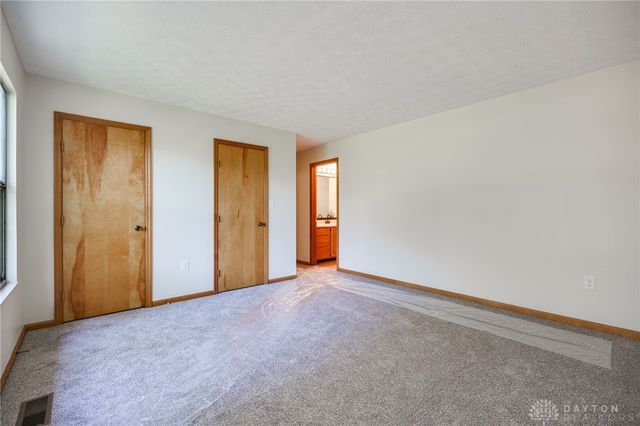 6297 Karlsridge Drive, Dayton, OH 45459