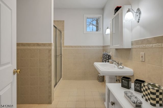 16 Lenape Trail, Montclair Twp., NJ 07043