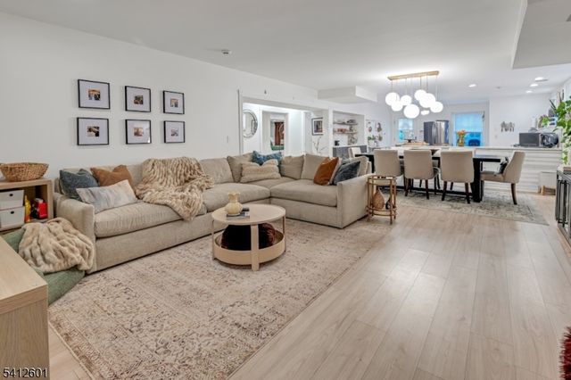 16 Lenape Trail, Montclair Twp., NJ 07043