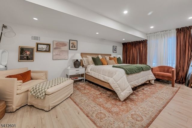 16 Lenape Trail, Montclair Twp., NJ 07043