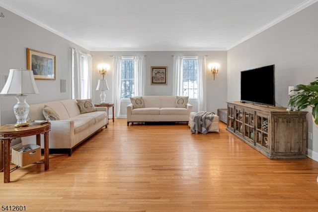 16 Lenape Trail, Montclair Twp., NJ 07043