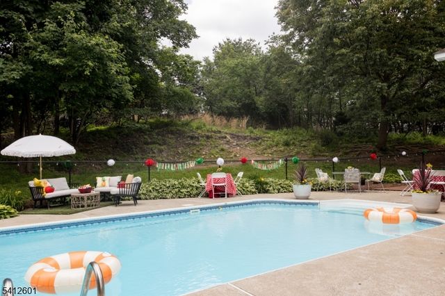 16 Lenape Trail, Montclair Twp., NJ 07043