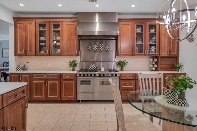 16 Lenape Trail, Montclair Twp., NJ 07043