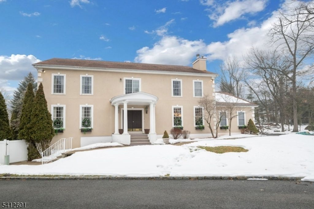 16 Lenape Trail, Montclair Twp., NJ 07043