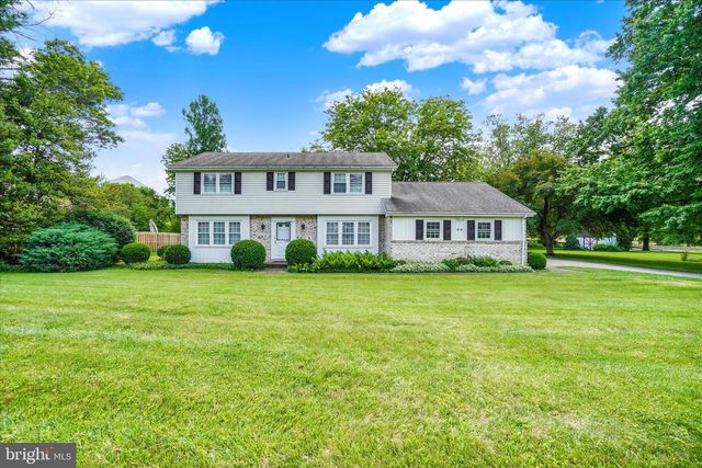 20 FOX RUN DR, York, PA 17403