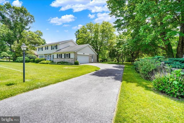 20 FOX RUN DR, York, PA 17403