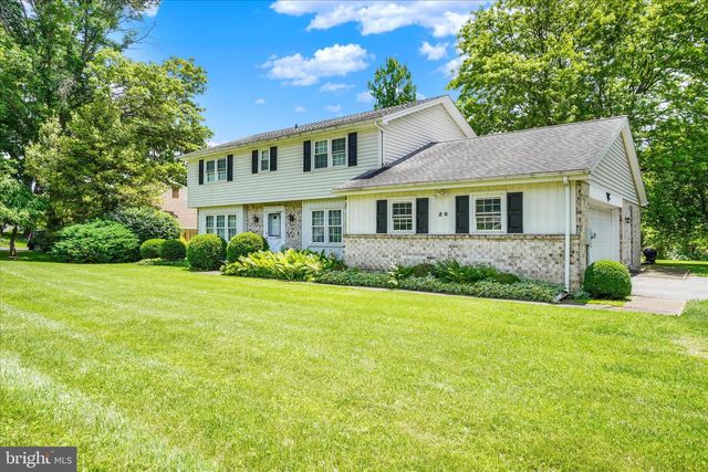20 FOX RUN DR, York, PA 17403
