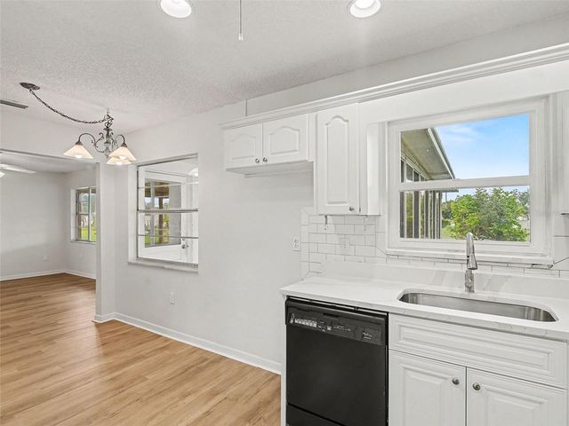 1513 NEW BEDFORD DRIVE, Sun City Center, FL 33573