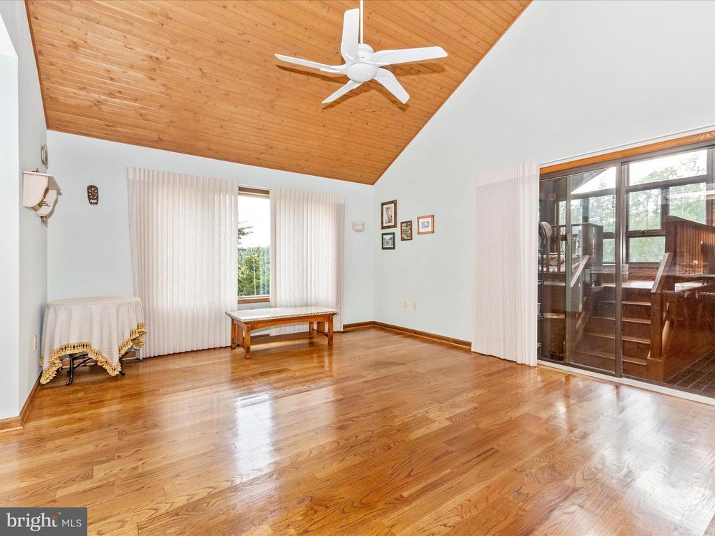 Image 15 of property listing at 10334 HARP RD, Walkersville, MD 21793