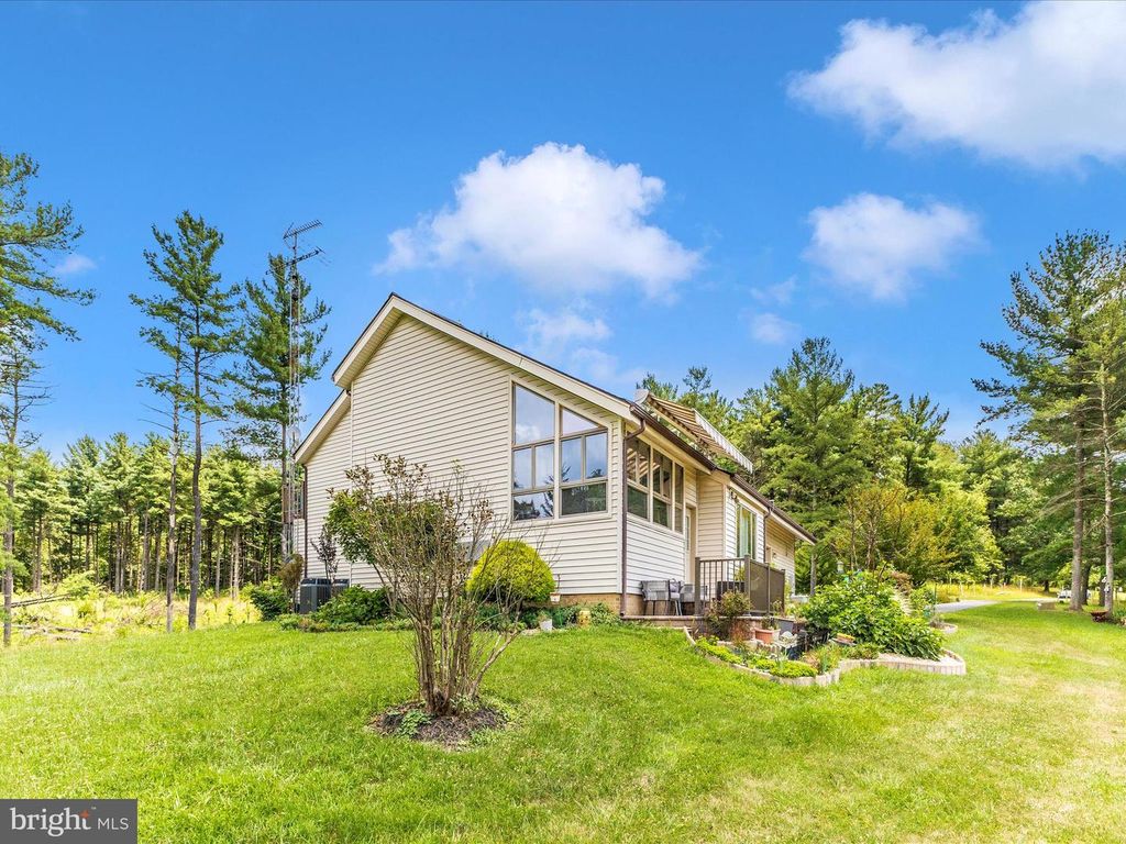 Image 43 of property listing at 10334 HARP RD, Walkersville, MD 21793