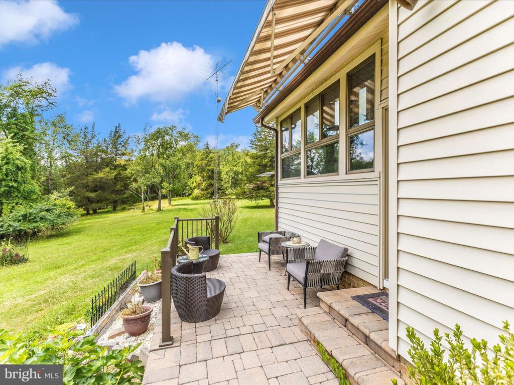 Image 47 of property listing at 10334 HARP RD, Walkersville, MD 21793