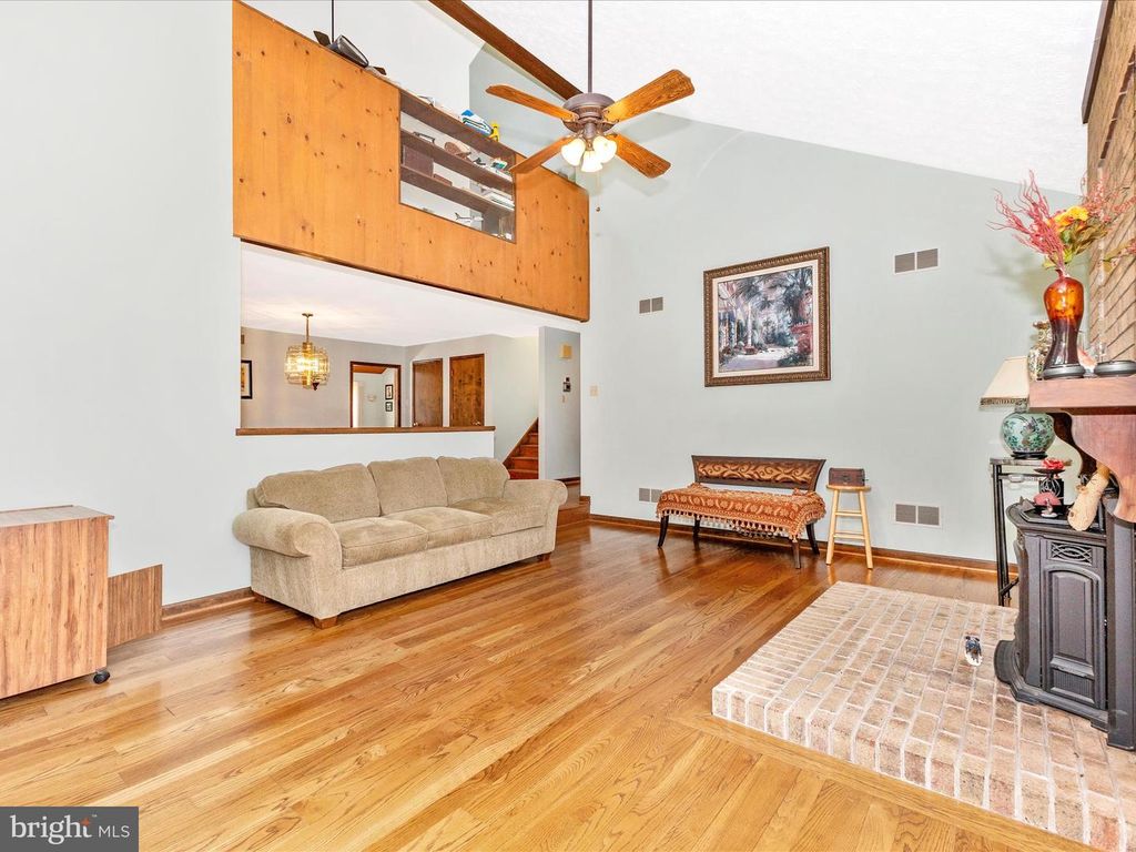 Image 5 of property listing at 10334 HARP RD, Walkersville, MD 21793