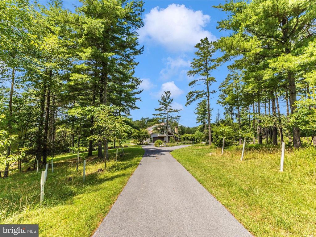 Image 55 of property listing at 10334 HARP RD, Walkersville, MD 21793