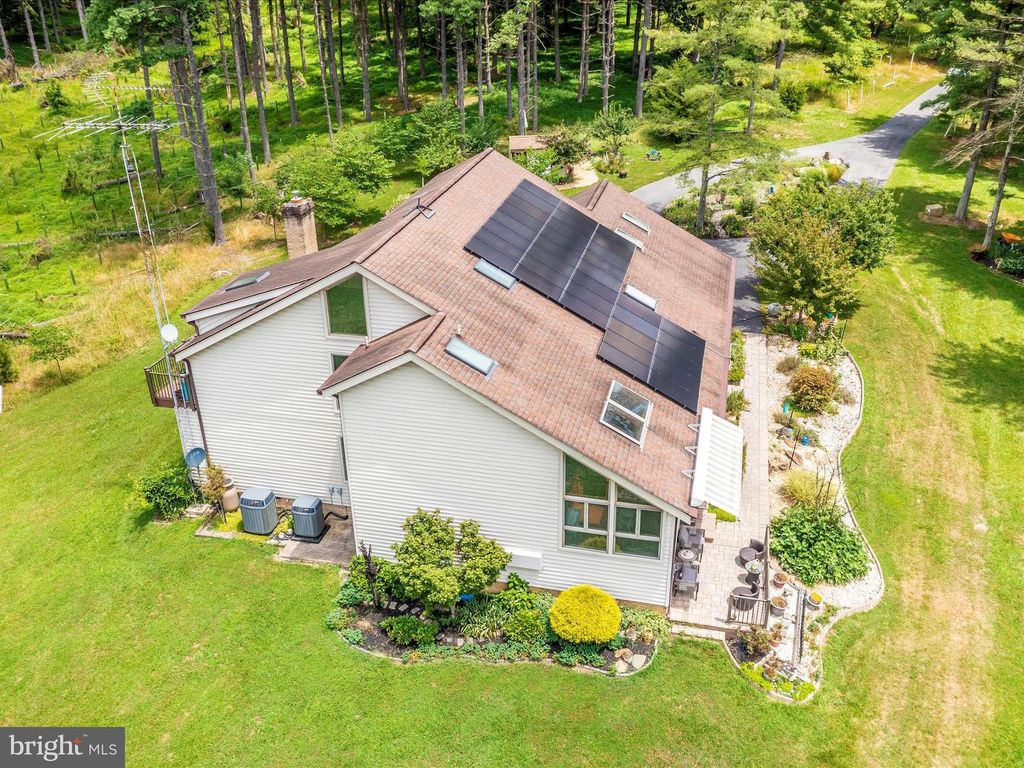 Image 59 of property listing at 10334 HARP RD, Walkersville, MD 21793