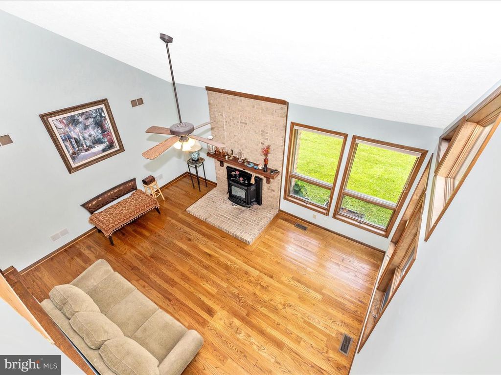 Image 6 of property listing at 10334 HARP RD, Walkersville, MD 21793