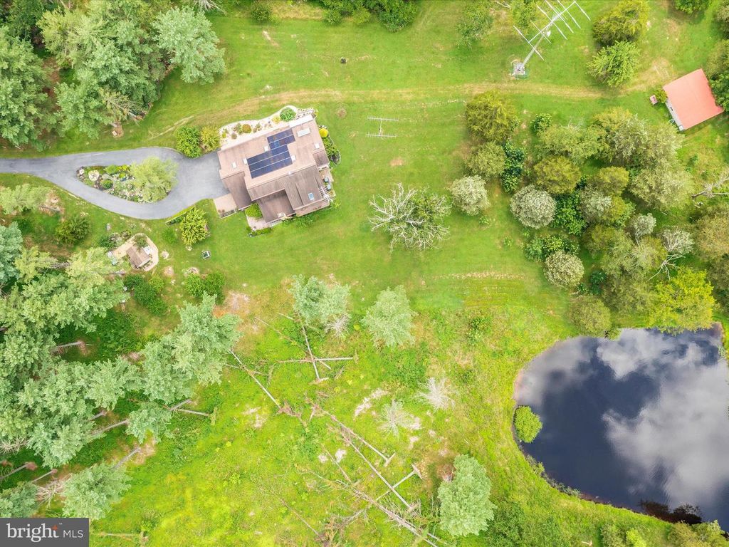 Image 63 of property listing at 10334 HARP RD, Walkersville, MD 21793