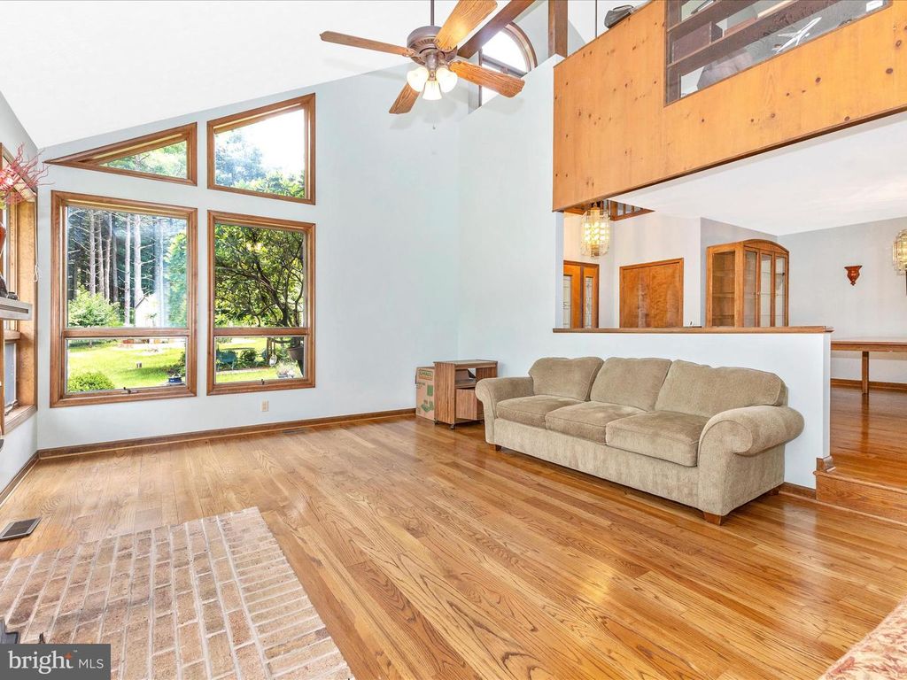 Image 8 of property listing at 10334 HARP RD, Walkersville, MD 21793