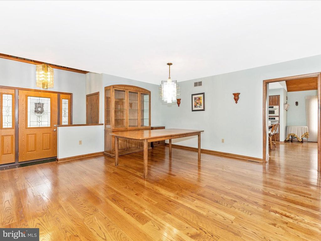 Image 9 of property listing at 10334 HARP RD, Walkersville, MD 21793