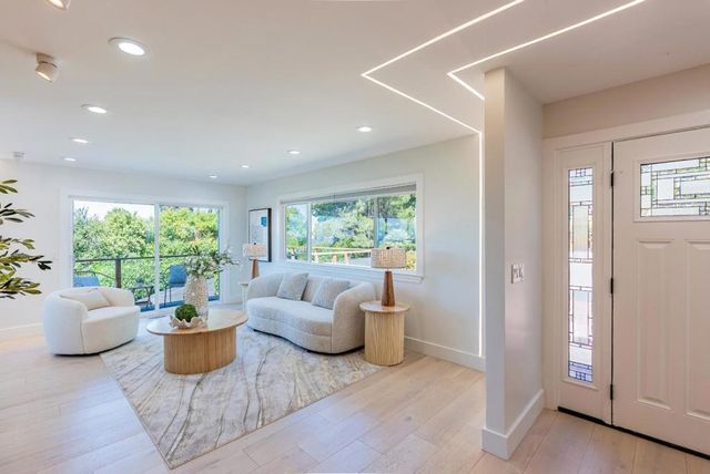 893 Madonna Way, Los Altos, CA 94024