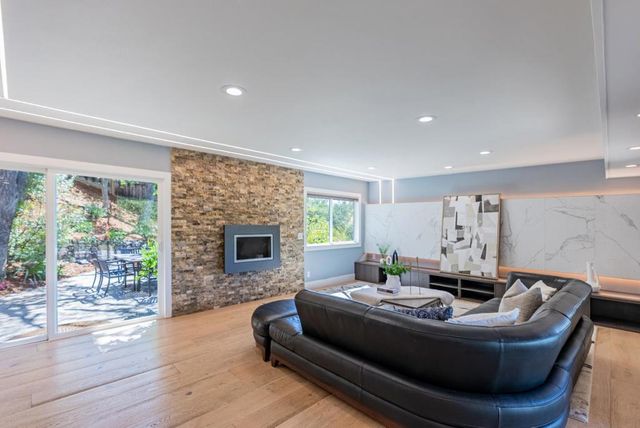 893 Madonna Way, Los Altos, CA 94024