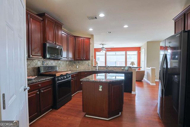 300 Hampton Place, Canton, GA 30115