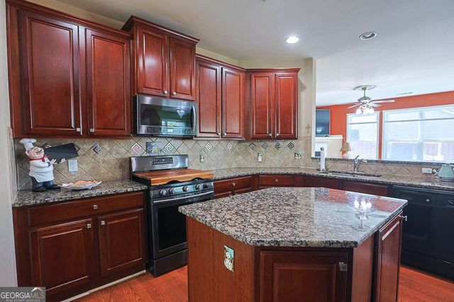300 Hampton Place, Canton, GA 30115