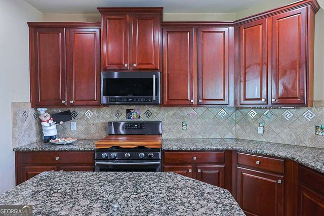 300 Hampton Place, Canton, GA 30115