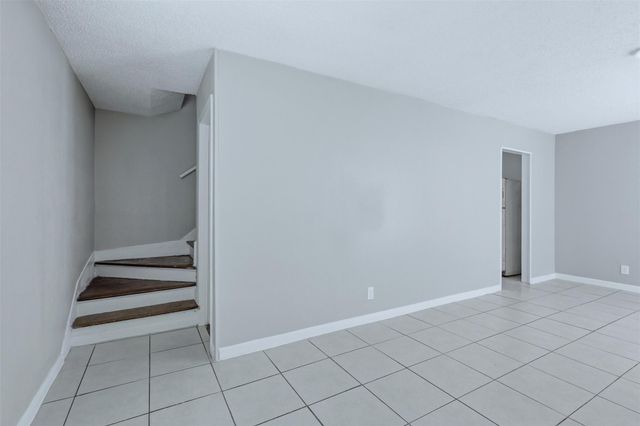 1228 5th Avenue N, Texas City, TX 77590