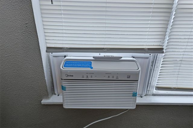 1228 5th Avenue N, Texas City, TX 77590