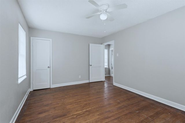 1228 5th Avenue N, Texas City, TX 77590