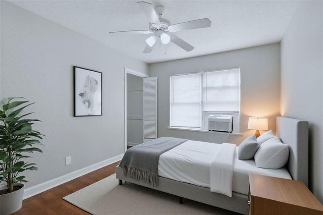 1228 5th Avenue N, Texas City, TX 77590