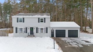 9 Edgewood Avenue, Merrimack, NH 03054