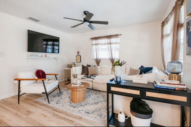 3229 W FIELDER STREET, Tampa, FL 33611