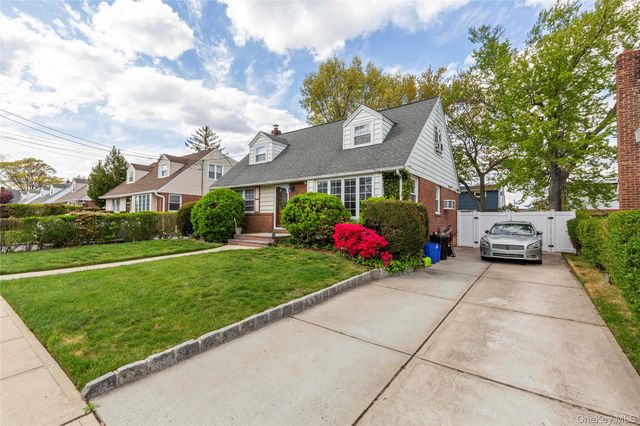 19 Sloan Drive S, Valley Stream, NY 11580