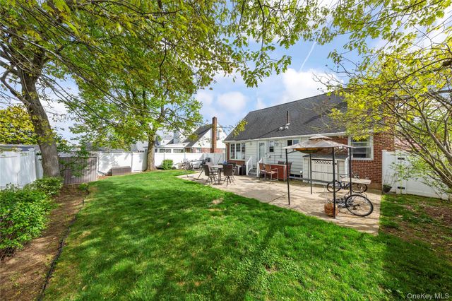 19 Sloan Drive S, Valley Stream, NY 11580