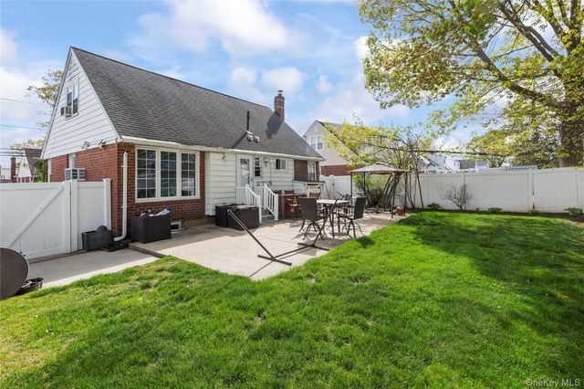 19 Sloan Drive S, Valley Stream, NY 11580